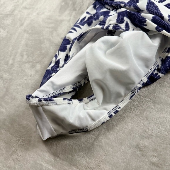 Cupshe Blue White Floral One Piece Swimsuit Small Ruffle V Neck Lace Up Back - Picture 9 of 9